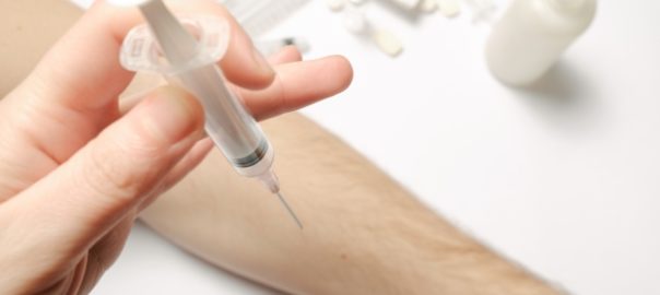 日本の防衛 〔新型コロナワクチン〕ファイザーCEO 1年以内に3回目の接種が必要な公算大